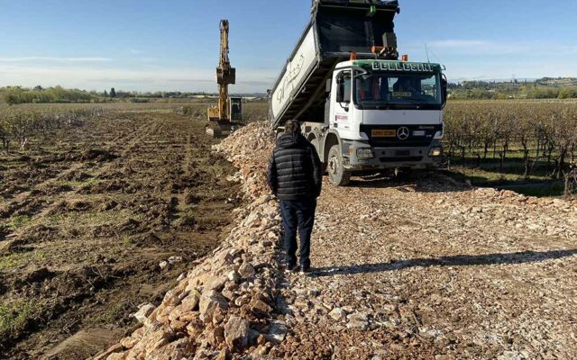 Scolmatore di piena Arbizzano camion scarico detriti