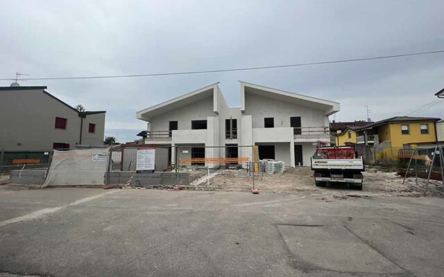 Demolizione e costruzione appartamenti a Villafranca - struttura al grezzo