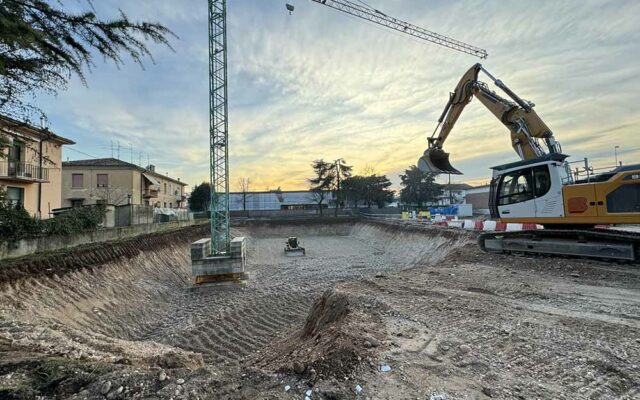 Demolizione edificio e scavo a Dossobuono